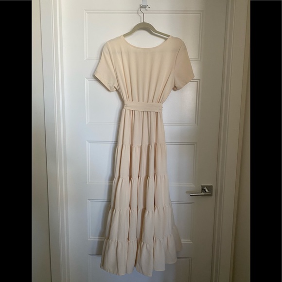 Chicwish round neck maxi midi dress. - Picture 5 of 5